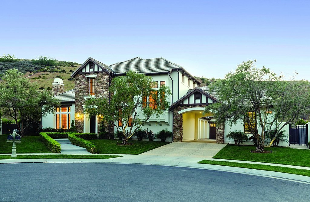 Calabasas-cul-de-sac-promises-bit-privacy