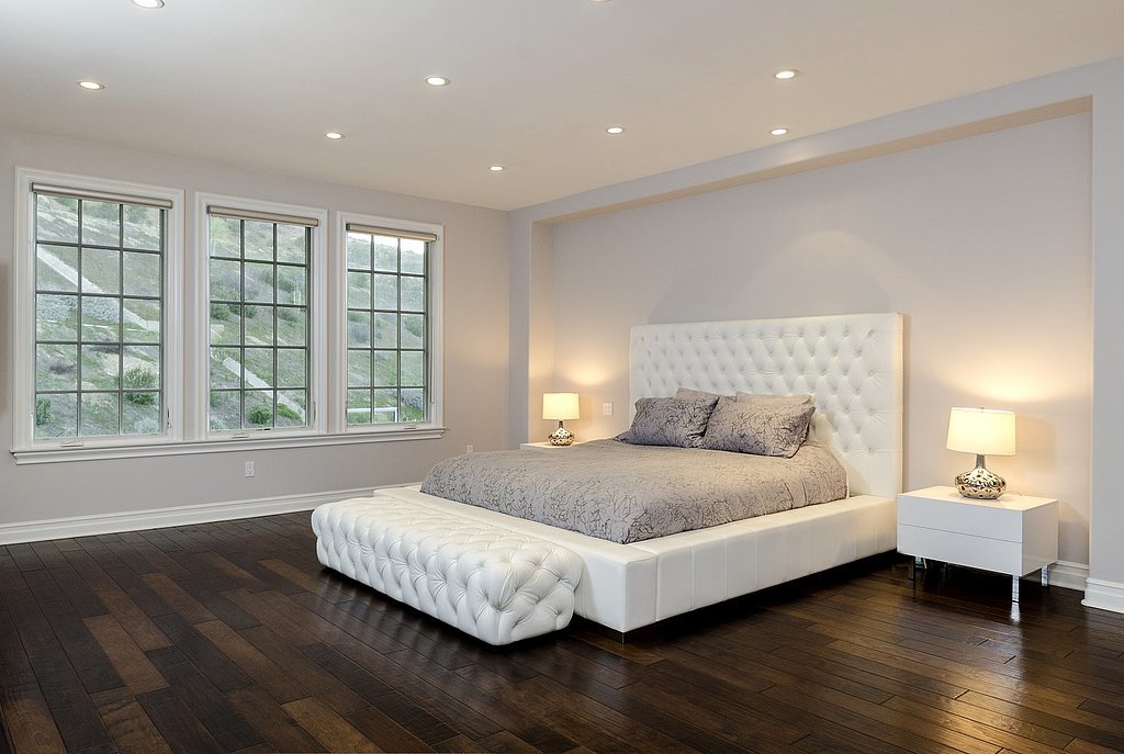 Think-shell-decorate-her-same-minimalist-style