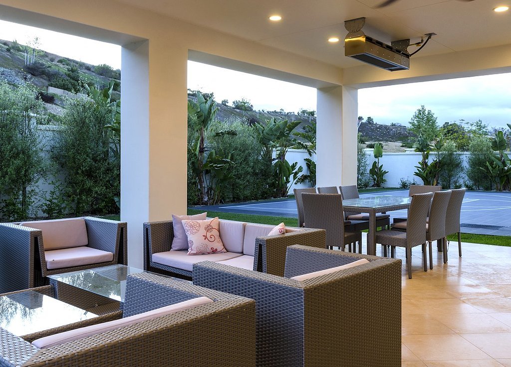 covered-entertaining-area-perfect-warm-SoCal-nights