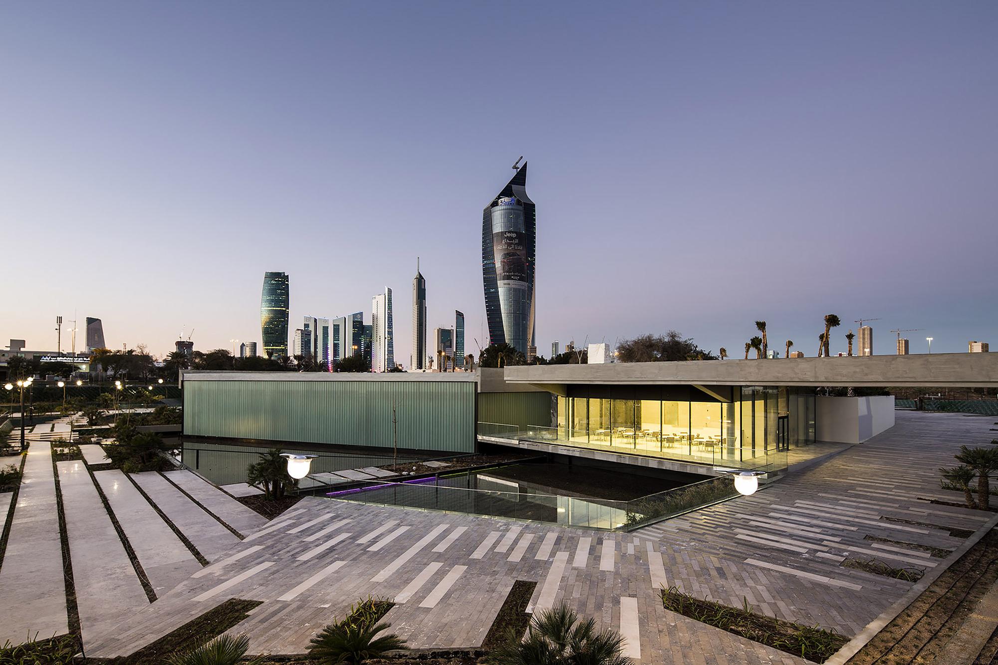 54ffb404e58ece792b00005d_al-shaheed-park-ricardo-camacho-_ricardo_camacho_al_shaeed_park_kuwait_010215_0586